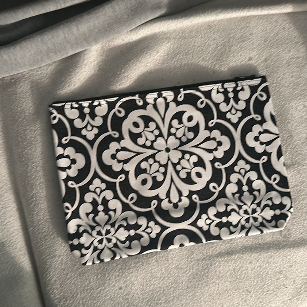 Thirty One zipper pouch in pattern medallion medley